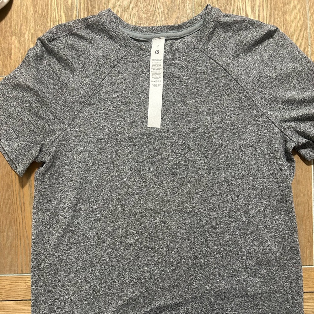 EUC - LuLuLemon Licensed To Train Tshirt - SZ 2